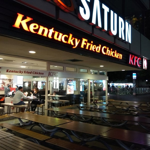 Foto tirada no(a) Kentucky Fried Chicken por Sven G. em 7/24/2018