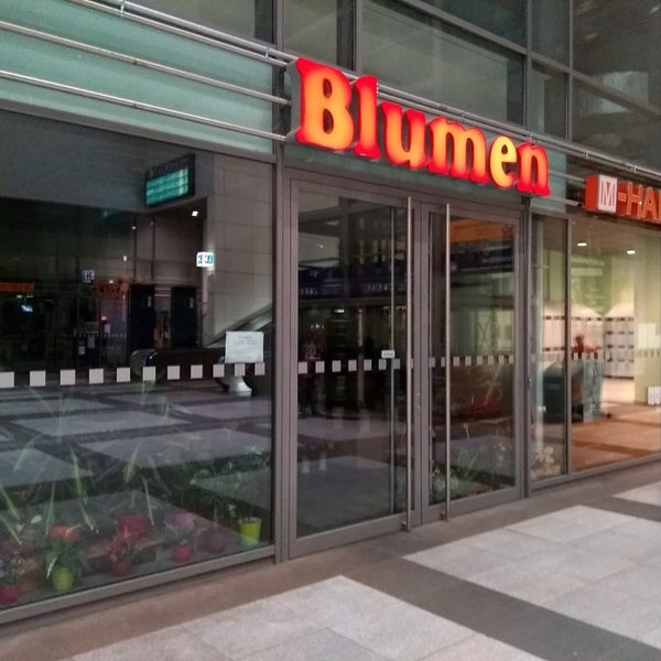 Blumenladen im Bahnhof Südkreuz Schöneberg Berlin, Berlin