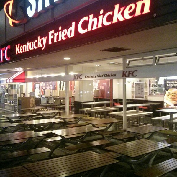 Foto tirada no(a) Kentucky Fried Chicken por Sven G. em 9/3/2017
