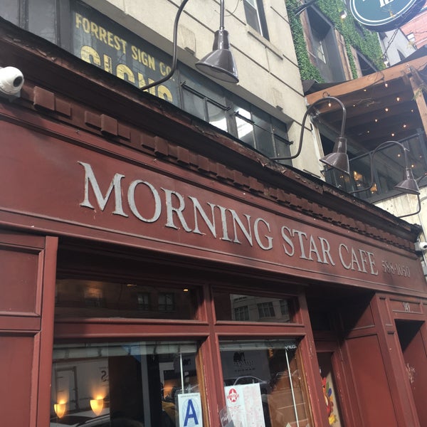 Foto diambil di Morning Star Cafe oleh Sasha I. pada 11/19/2017