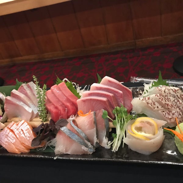 Foto diambil di Nakato Japanese Restaurant oleh Saintvictoria pada 9/18/2020