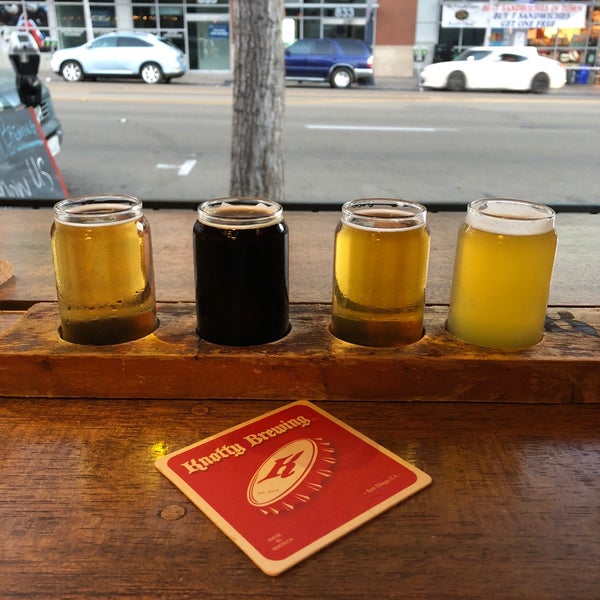 Foto diambil di Knotty Brewing Co. oleh Rod A. pada 8/17/2018