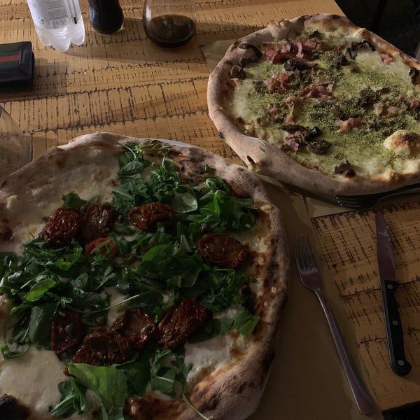 10/12/2019에 Nino님이 Al Vicolo Pizza &amp; Vino에서 찍은 사진