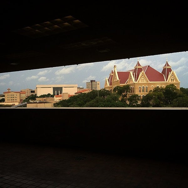 Das Foto wurde bei Texas State University von Jon Reeves H. am 8/19/2014 aufgenommen