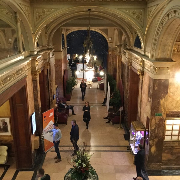 Foto diambil di Hotel Metropole oleh Dmytro C. pada 11/30/2017