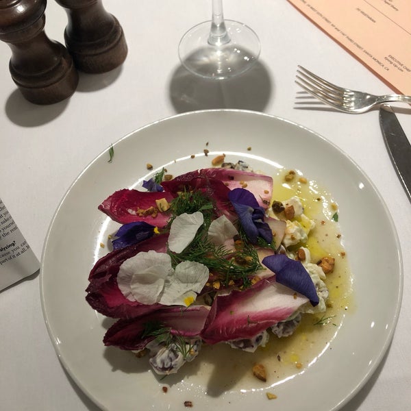 While the famous Waldorf salad is beautiful, it’s too tangy and unbalanced.  Preferred the cauliflower side.  Def an old media hangout: Strahan, Rather & Carl Bernstein all in the corner