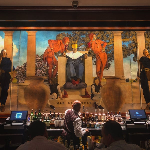 This legendary bar is just a small section of St Regis’s otherwise fairly bland lobby.