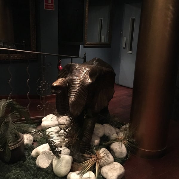 Das Foto wurde bei Elephant Restaurant &amp; Lounge Club von Andres V. am 7/8/2018 aufgenommen