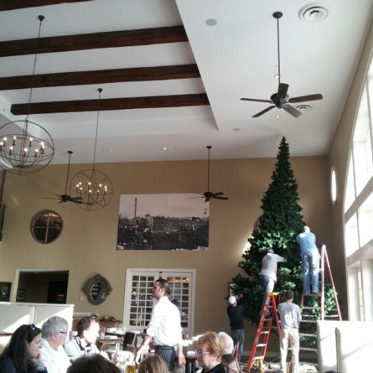 11/23/2012にCruella M.がThe Tavern at Diamond Millsで撮った写真