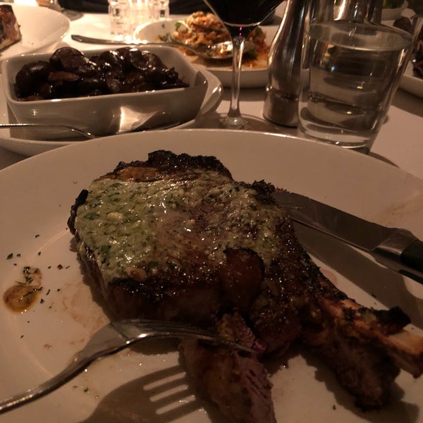 Das Foto wurde bei Sullivan&#39;s Steakhouse von Hiro T. am 2/23/2018 aufgenommen