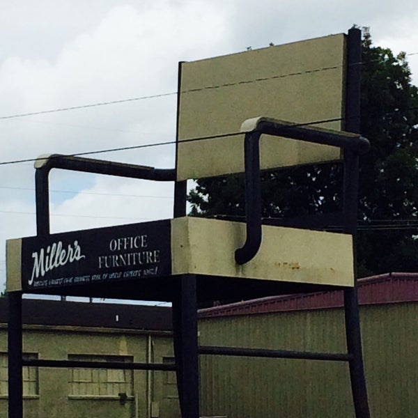 World's Largest Office Chair 2 tips from 116 visitors