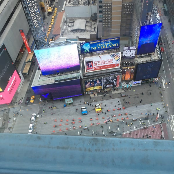 Photo taken at DoubleTree Suites by Hilton Hotel New York City - Times Square by Sandra G. on 2/4/2016