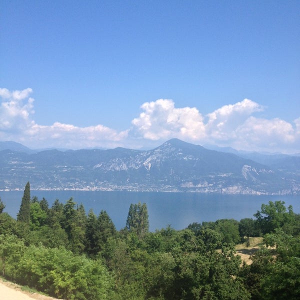 รูปภาพถ่ายที่ San Zeno di Montagna โดย antonella s. เมื่อ 6/23/2013
