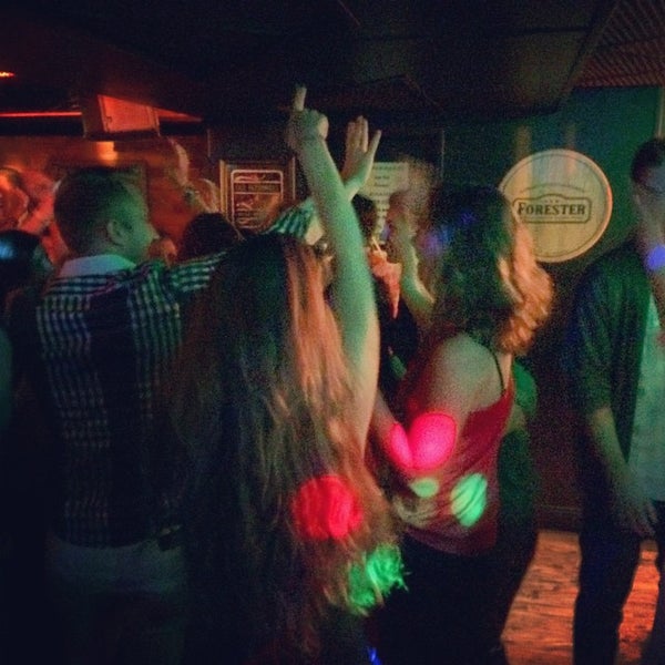 Foto scattata a Shenanigan&#39;s Irish Pub da DJ Rizzo il 9/13/2014