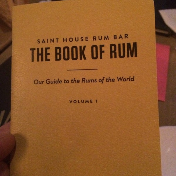 รูปภาพถ่ายที่ Saint House Rum Bar โดย Sandra L. เมื่อ 1/18/2014
