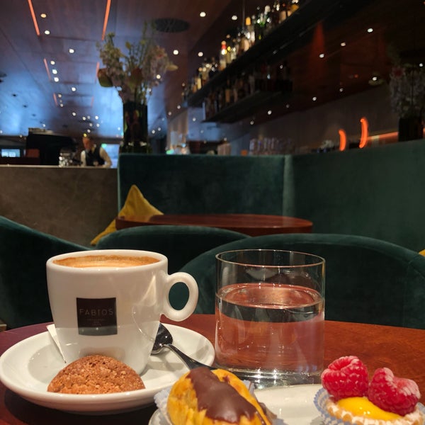 Foto diambil di Fabios Restaurant Bar oleh Hülya K. pada 5/6/2019