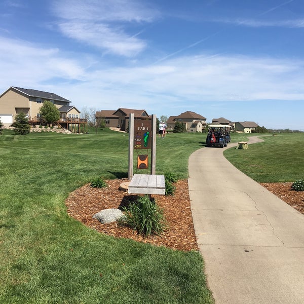 Foto tomada en Bakker Crossing Golf Course  por Ben G. el 6/7/2016