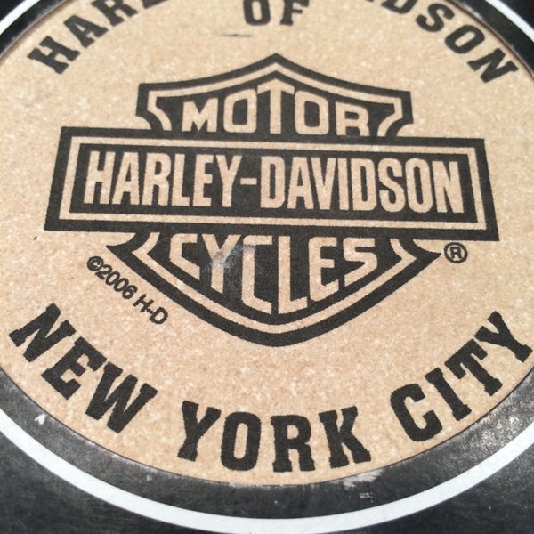 Photo prise au Harley-Davidson of NYC par Jeffrey M. le7/4/2014