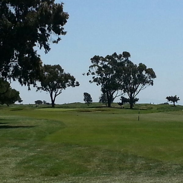 Das Foto wurde bei Monarch Bay Golf Club von Mitchell M. am 4/21/2013 aufgenommen