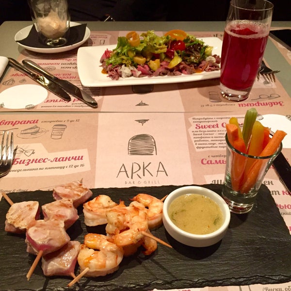 Foto tirada no(a) ARKA Bar &amp; Grill por 💋Д💋 em 12/17/2014