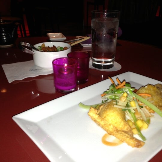 รูปภาพถ่ายที่ Aria Restaurant and Bar โดย Leanna H. เมื่อ 11/6/2012