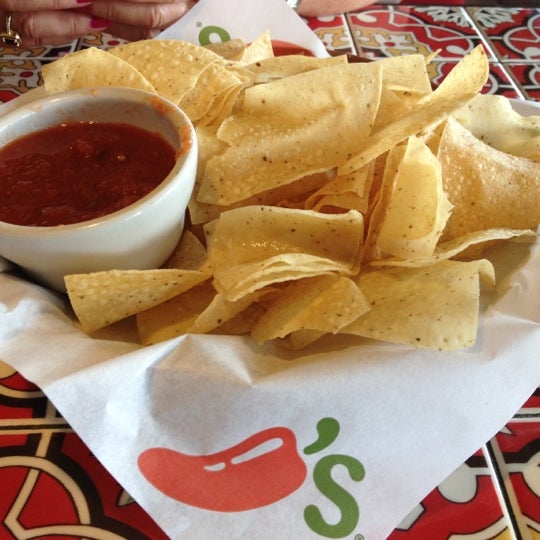 Photo taken at Chili&#39;s Grill &amp; Bar by Adriana D. on 10/10/2012