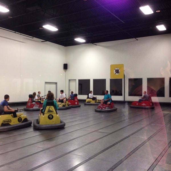 Photo prise au WhirlyBall Twin Cities par Karl N. le9/28/2013