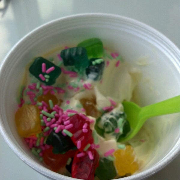 Photo taken at sweetFrog Sterling by Melissa G. on 5/20/2013