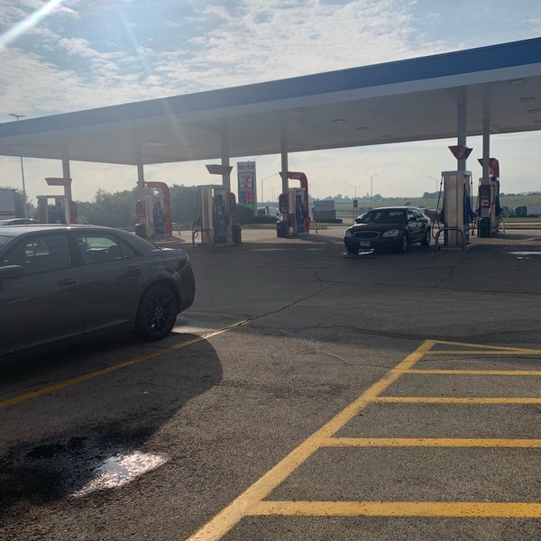 Photo taken at Belvidere Oasis Travel Plaza by Mike L. on 8/13/2019