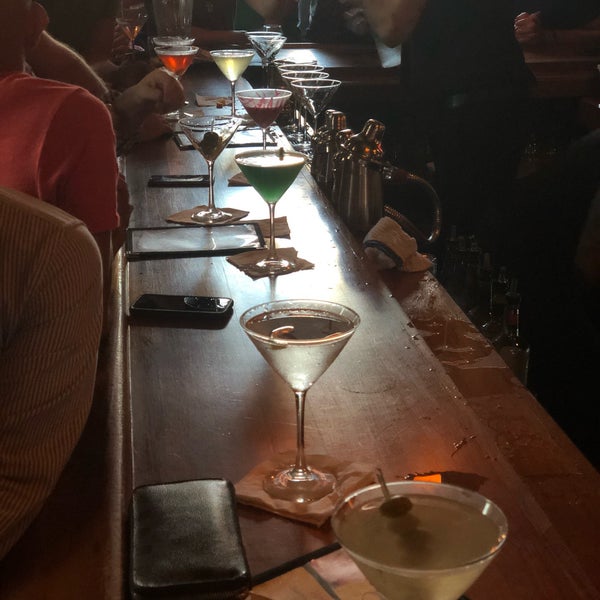 Foto diambil di Marty&#39;s Martini Bar oleh Mike L. pada 8/11/2018