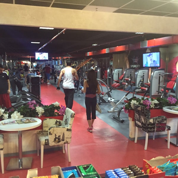 Das Foto wurde bei Mall of İstanbul von Sporcity Fitness Spa Fight Club am 12/2/2015 aufgenommen