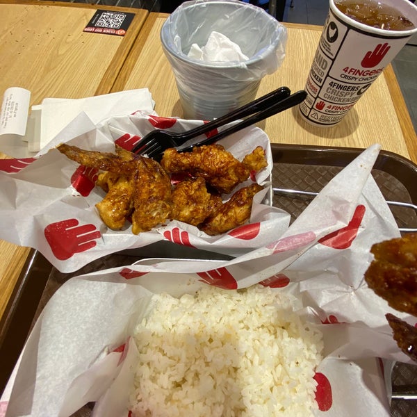 Photos At 4 Fingers Crispy Chicken Fried Chicken Joint In Bandar Sunway