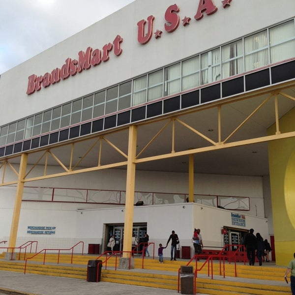 Fotos en BrandsMart USA Tienda de electrónica en Miami