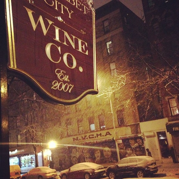 2/9/2013에 Keith B.님이 Alphabet City Wine Company에서 찍은 사진