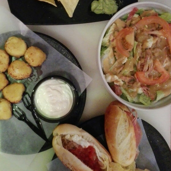 100 Montaditos Sandwich Spot in Santa Cruz