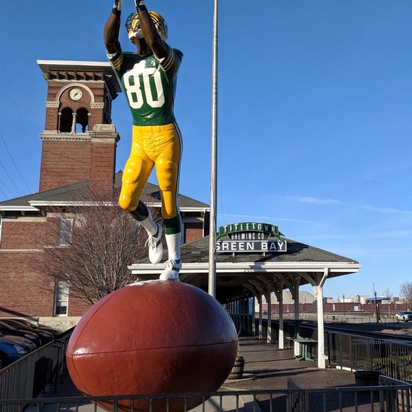 Photo taken at Titletown Brewing Co. by Don R. on 4/24/2019