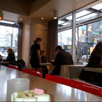 Das Foto wurde bei Commune Café von R am 12/29/2012 aufgenommen
