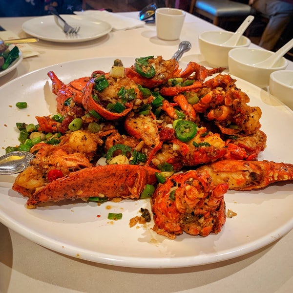 Foto diambil di Newport Tan Cang Seafood Restaurant oleh Jack C. pada 3/31/2019