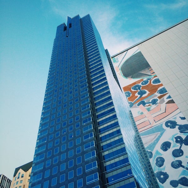 бц башня на набережной. башня fiat дефанс. панцирь башня крыша. красивые стеклянные здания. башня федерация москва сити.