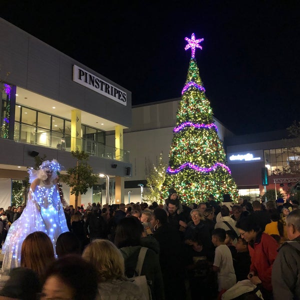 11/23/2019 tarihinde Rodrigo A.ziyaretçi tarafından Hillsdale Shopping Center'de çekilen fotoğraf