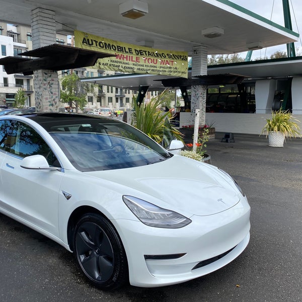 Lozano Brushless Car Wash Car Wash and Detail in Mountain View