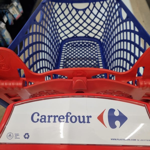 Photo taken at Carrefour by McSan on 4/15/2023