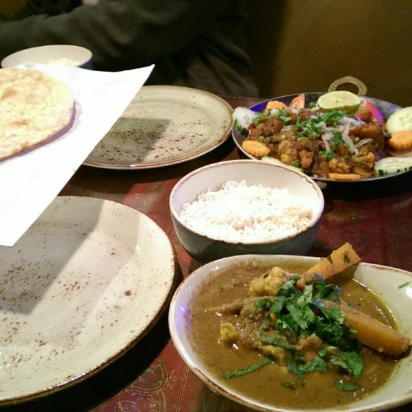 รูปภาพถ่ายที่ New India Cuisine โดย arapix เมื่อ 10/11/2014