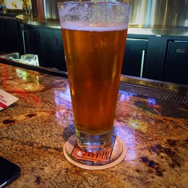Photo taken at BJ&#39;s Restaurant &amp; Brewhouse by Nick E. on 8/5/2015