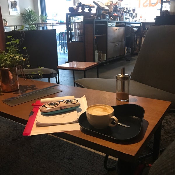 11/15/2018 tarihinde Suzan H.ziyaretçi tarafından ROAST Espressobar'de çekilen fotoğraf