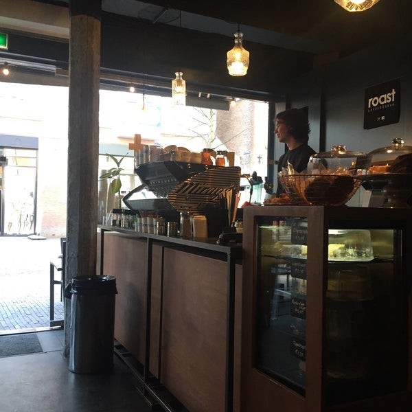 3/19/2018 tarihinde Suzan H.ziyaretçi tarafından ROAST Espressobar'de çekilen fotoğraf