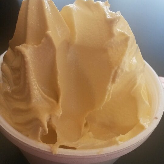 4/29/2014にValerie W.がGolden Spoon Frozen Yogurtで撮った写真