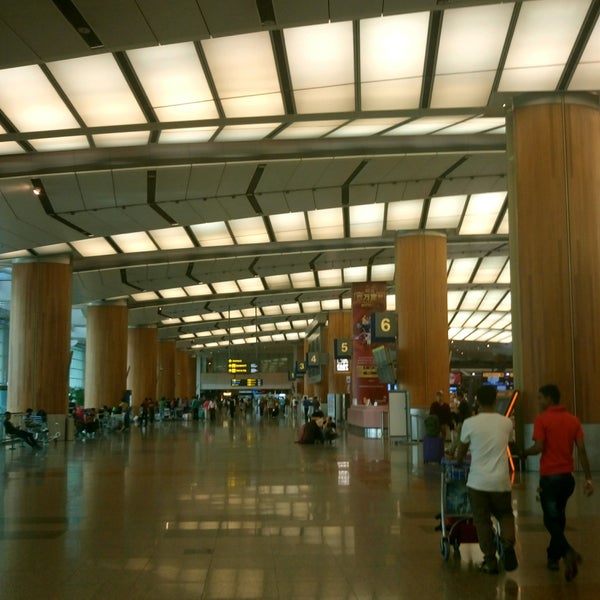 Changi Airport Terminal 2 — BOIFFILS