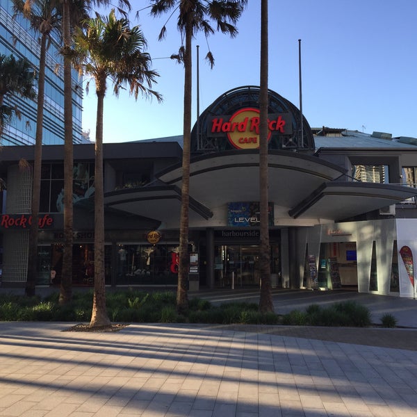 รูปภาพถ่ายที่ Hard Rock Cafe Sydney โดย Lokman K. เมื่อ 11/11/2018