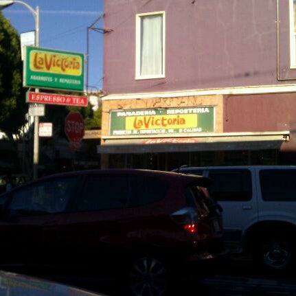 Foto tirada no(a) La Victoria Mexican Bakery &amp; Cafe por Kety em 9/21/2012